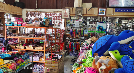 Pengalaman Mewarna Batik di Natural Batik Village Balok