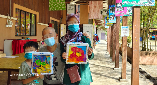 Batik Yang Sudah Diwarnakan di Natural Batik Village Balok